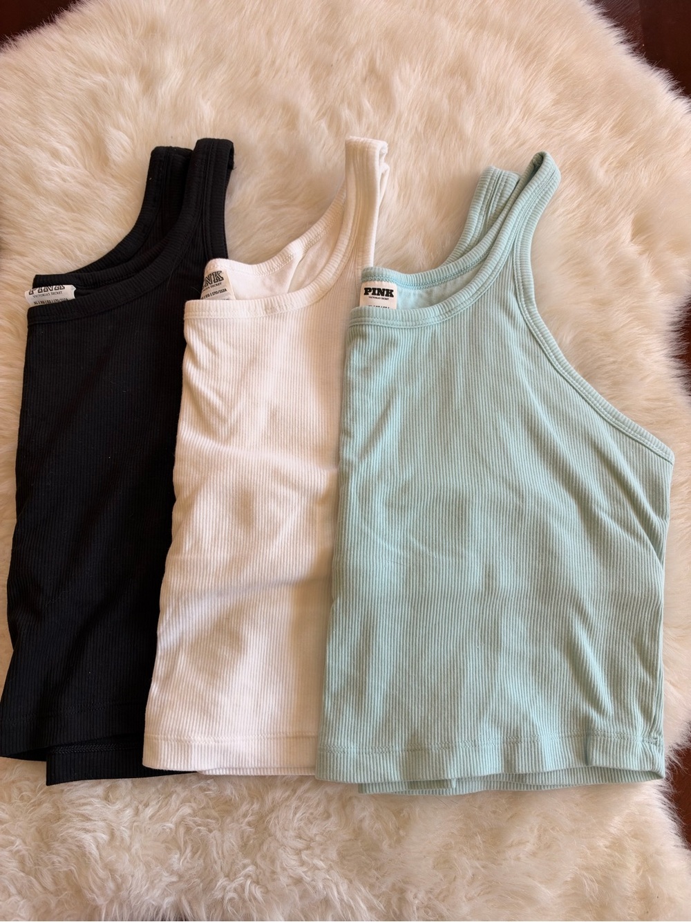 Bundle VS Pink Crop Tanks